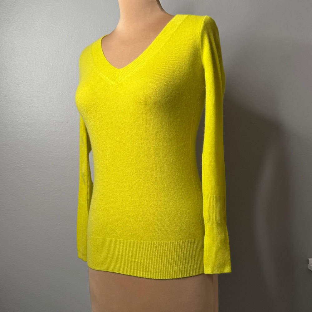 J. Crew Cashmere 100% Sweater Bright Yellow Vintage V-Neck Petite Friendly